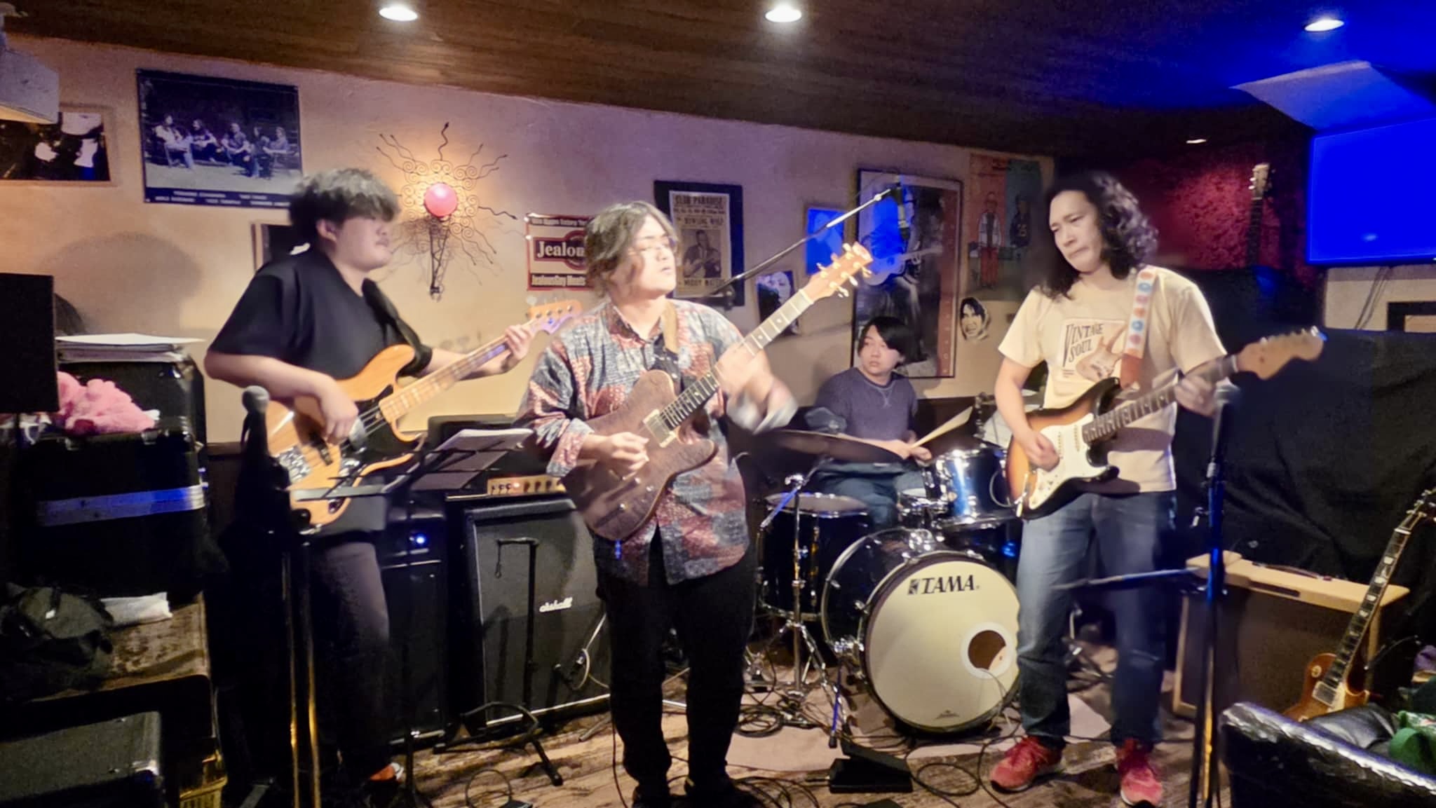 AEADE9DF-AA23-4B29-9397-F8D1AE3D2A74_1_201_a